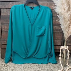 G BY GUESS front closure blouse size S